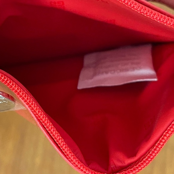 Givenchy Parfums Red Patent Faux Leather Anagram Zipper Pouch - NWOT - Picture 5 of 5